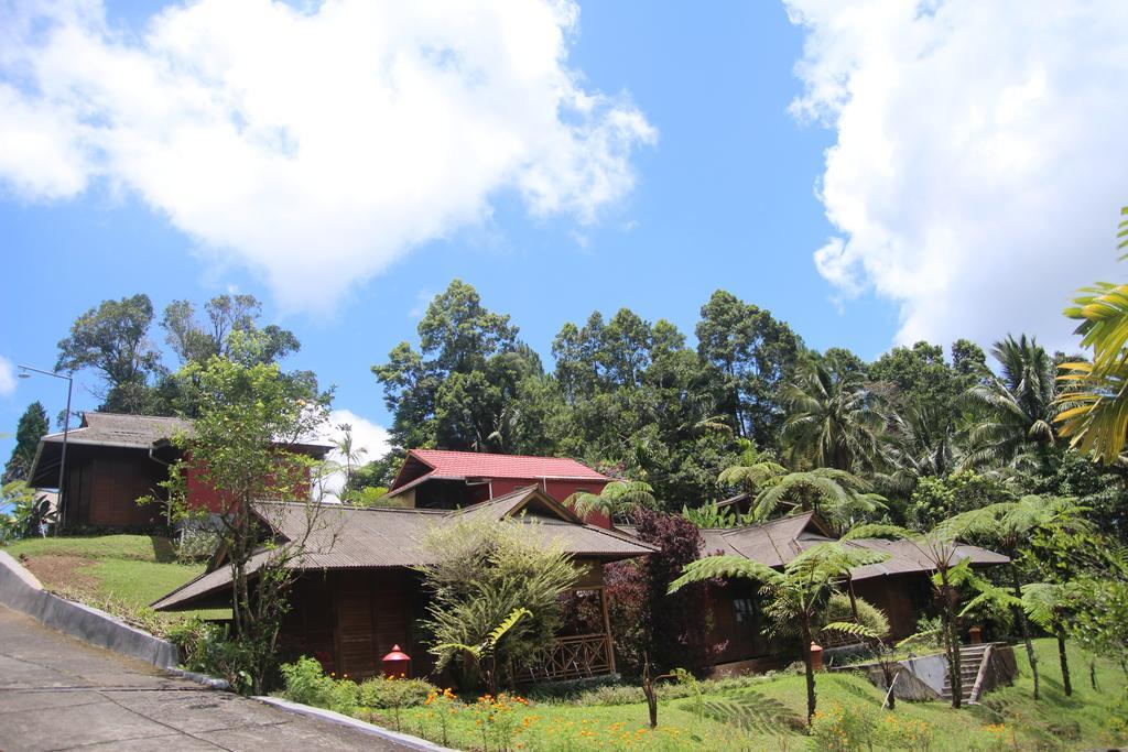 Highland Resort & Nature Tours Tomohon Extérieur photo
