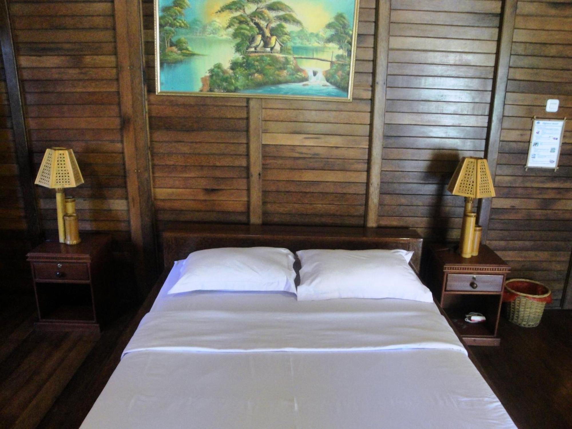 Highland Resort & Nature Tours Tomohon Chambre photo