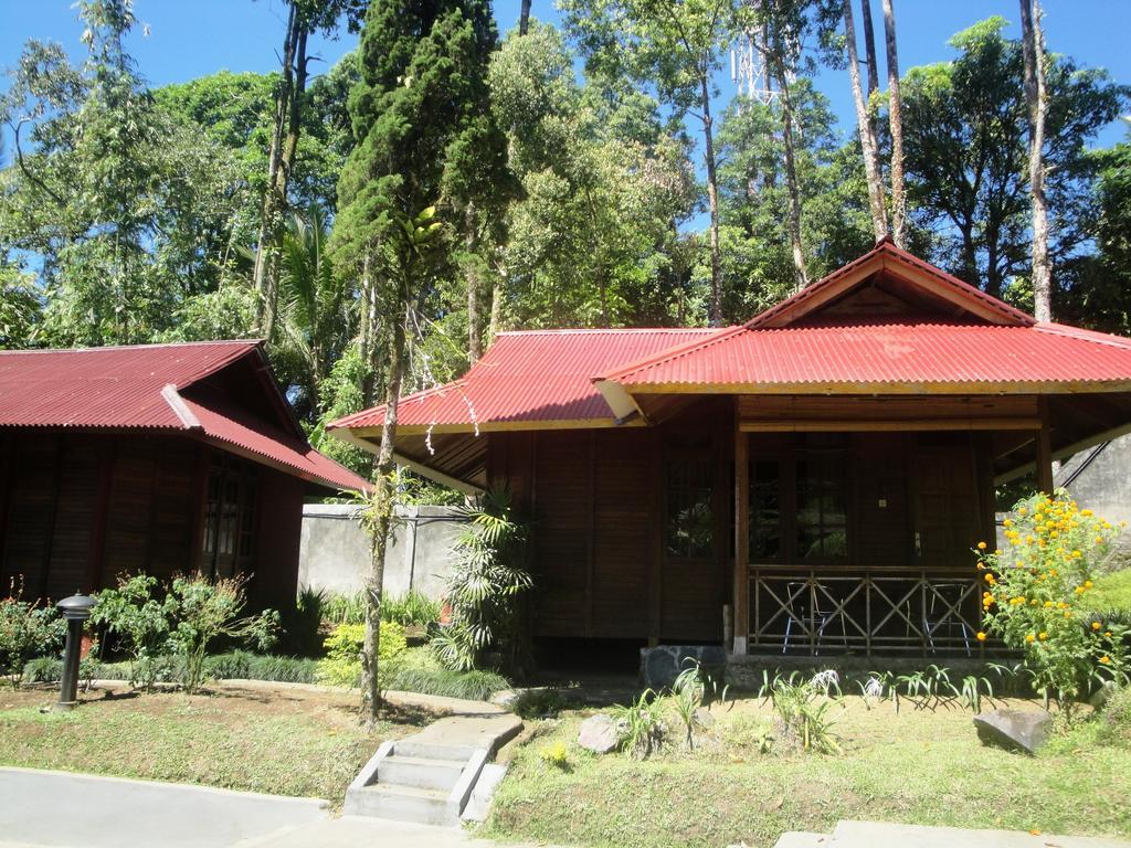 Highland Resort & Nature Tours Tomohon Extérieur photo