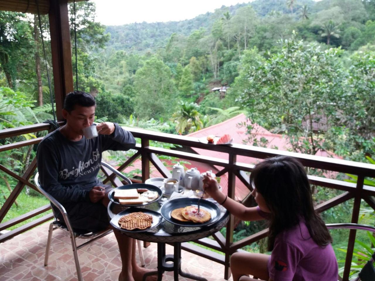Highland Resort & Nature Tours Tomohon Extérieur photo